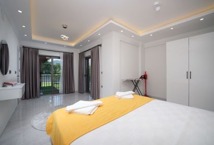 Villa Aqua #VN171